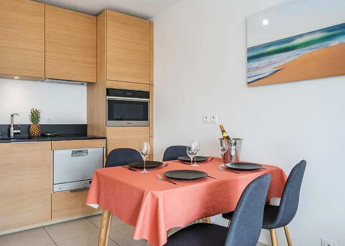 Apartment Les Villas Du Men Du-2 By Interhome