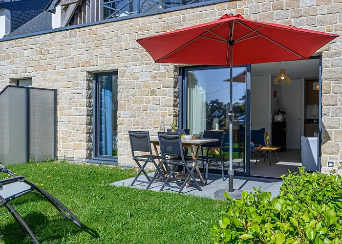 Apartment Les Villas Du Men Du-2 By Interhome